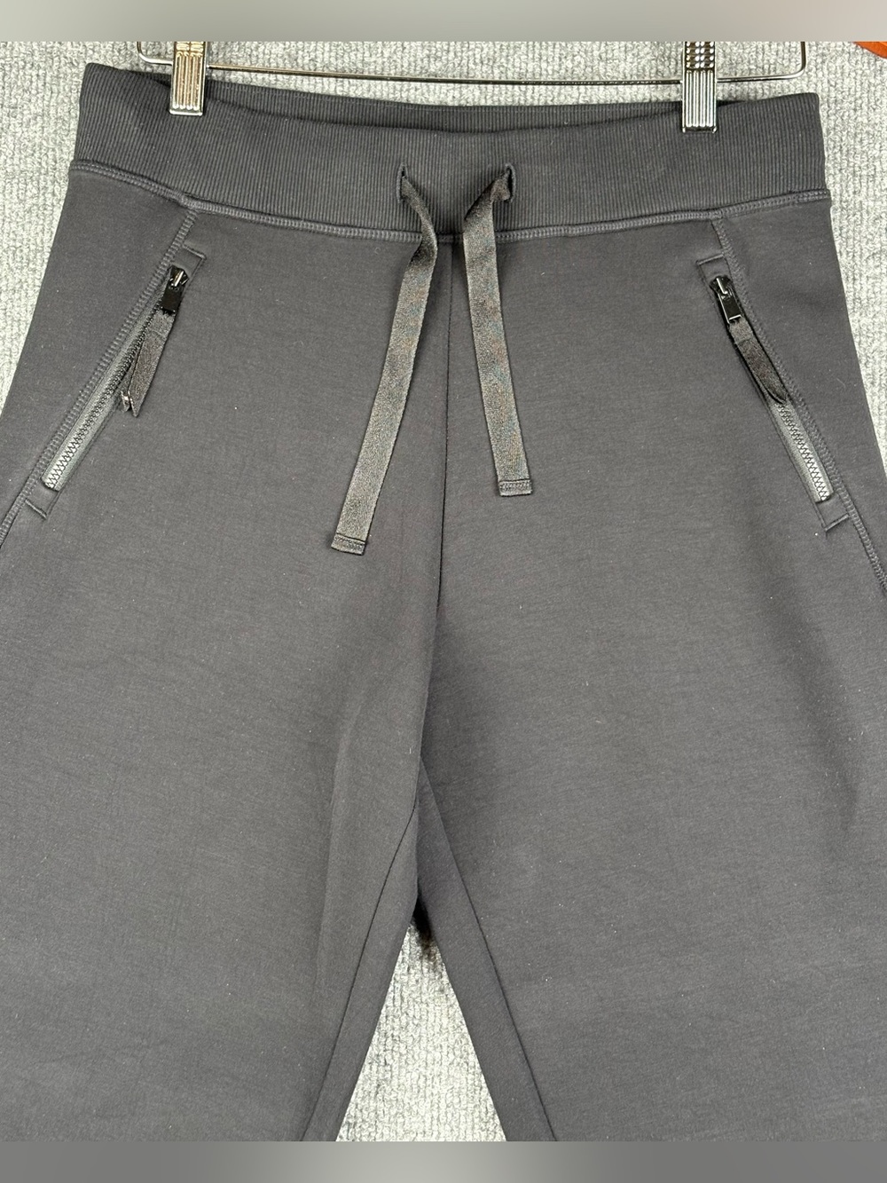 Kirkland Signature Ladies’ Active Jogger Pant size small new without tags black